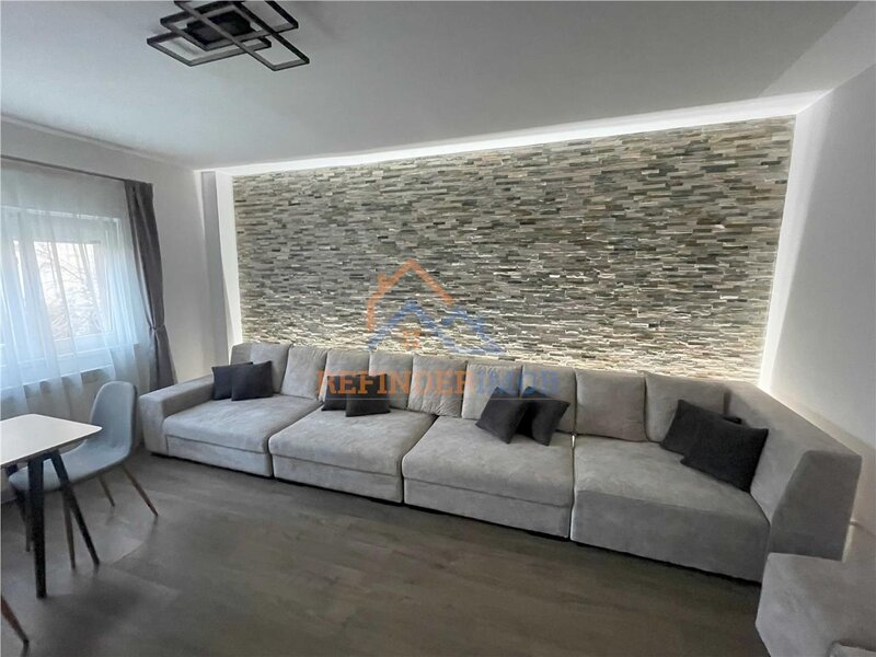 Sebastian, vanzare apartament cu 3 camere.